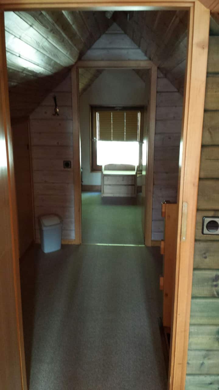 view of landing and 2nd bedroom upstairs with 2 x 1 person bed.