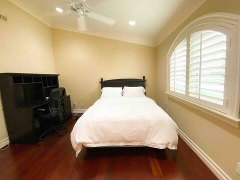 Redondo Beach, Spanish-style Villa