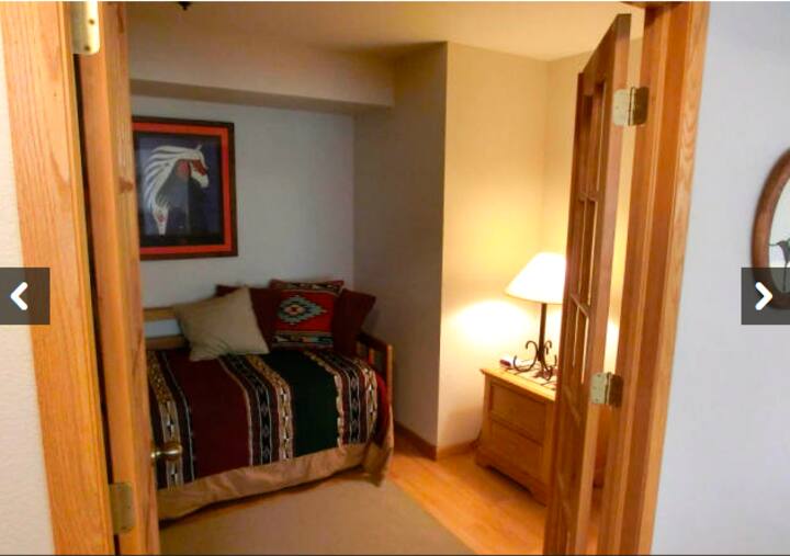 Spálňa 3: 
2 oddelené lôžka / rozkladacia pohovka