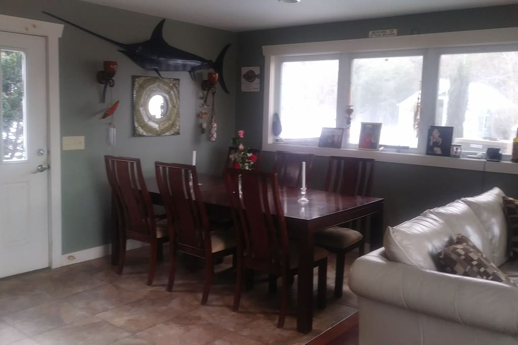 Brazilian cherry dining table. seats 6 -8ppl.