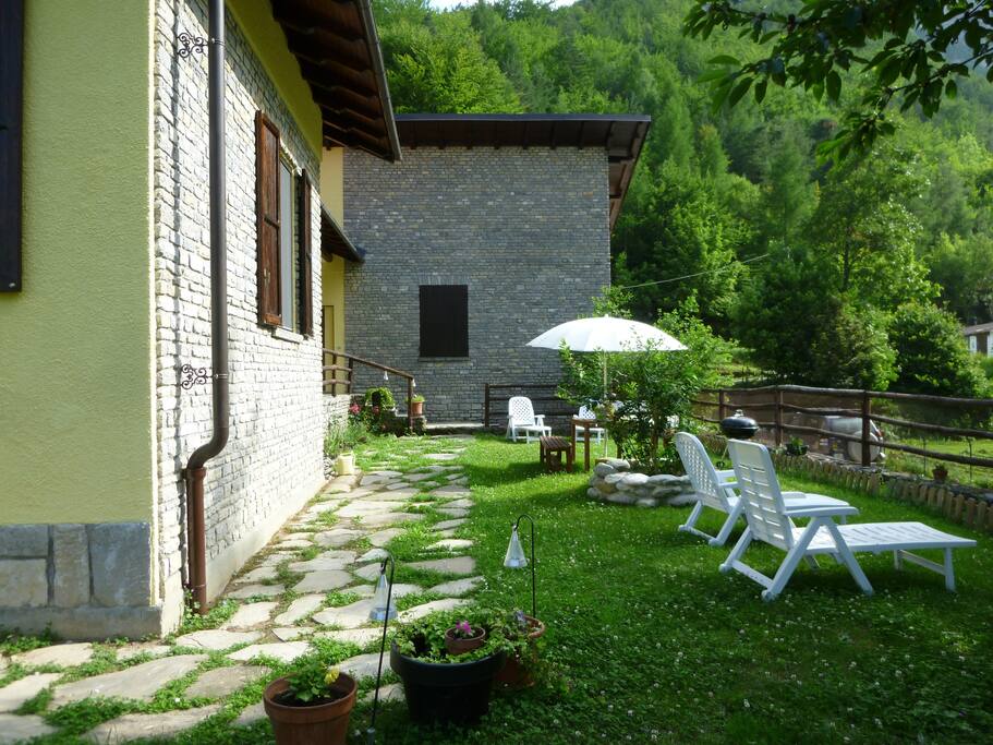 Relax Relax Relax Semi-private garden shared with just one other apartment.