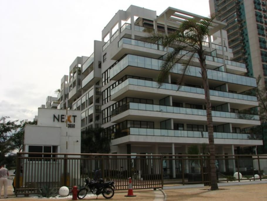 Building's facade / Fachada do prédio