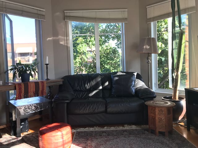 A super clean sweet unit in a perfect location