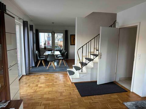 Apartment Central - *2 floors *2 balconies *Central