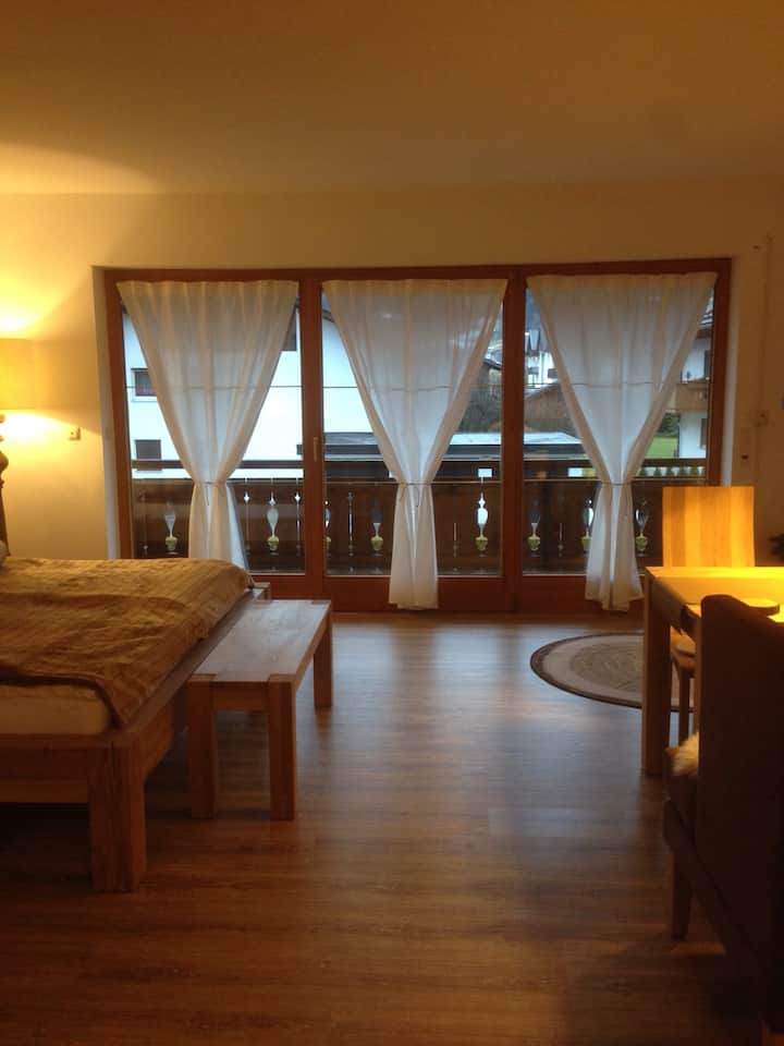 APT 1. KUFER Bavarian Nest (Stegerwaldstr 1)