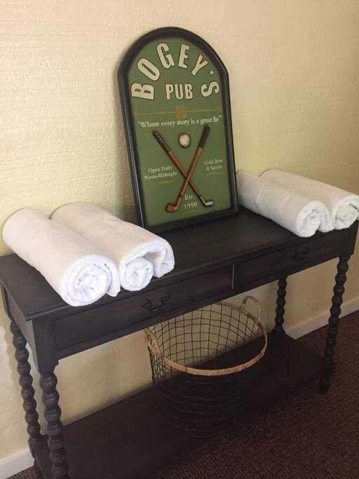 Our condo comes with all linens including extra towels just for the pools
