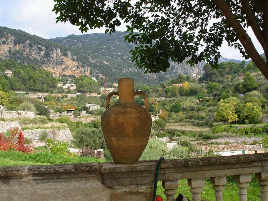 Blick von Haus Palmeras auf die Berge