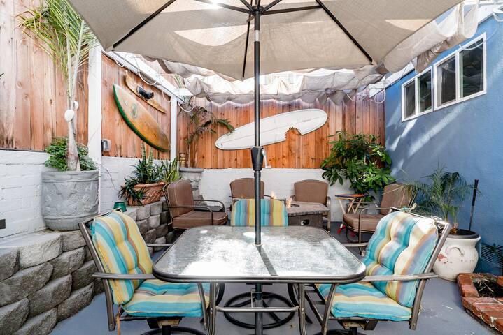 Authentic & Renovated Cottage in a Beach Community