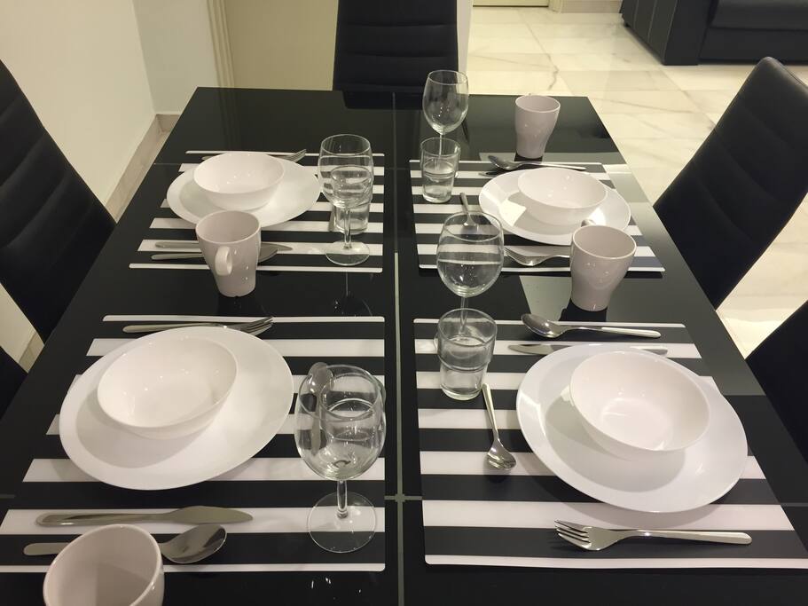 Full set of servingware