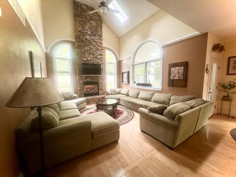 Excellent Location, Super Clean, Super Spacious !