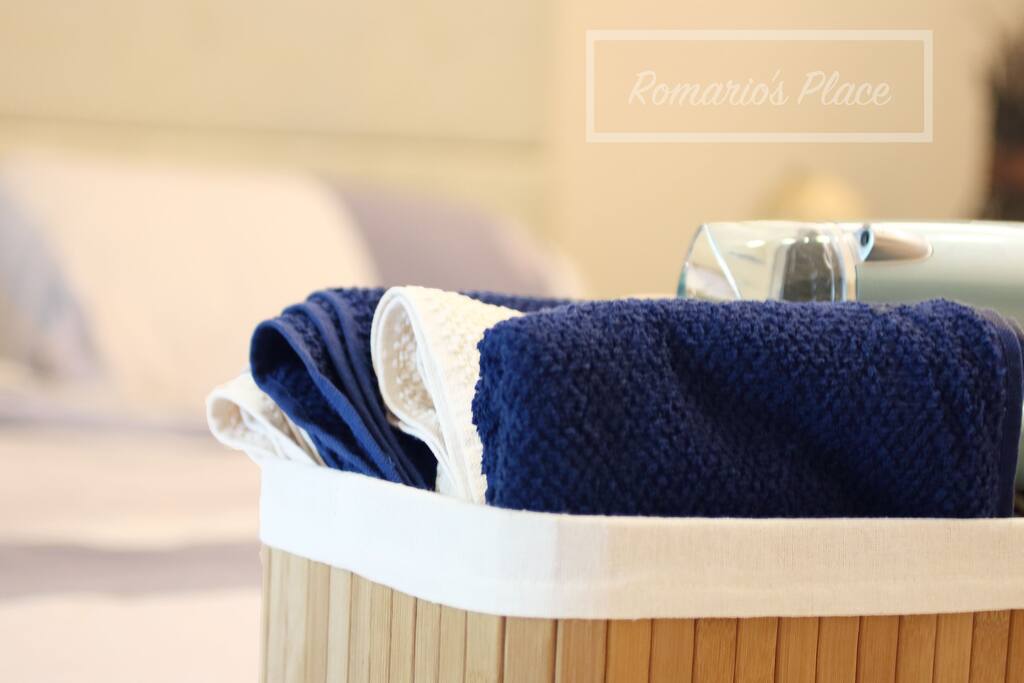 我們會提供毛巾跟吹風機 Towels and hairdryer are provided
