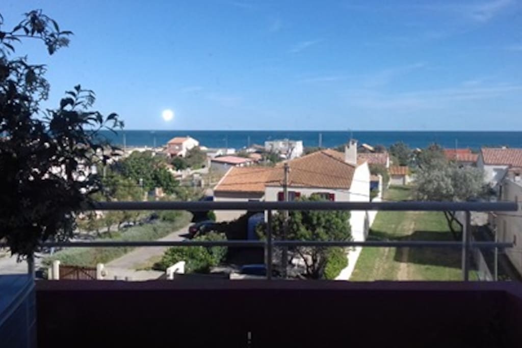 Vue sur la mer depuis la terrasse