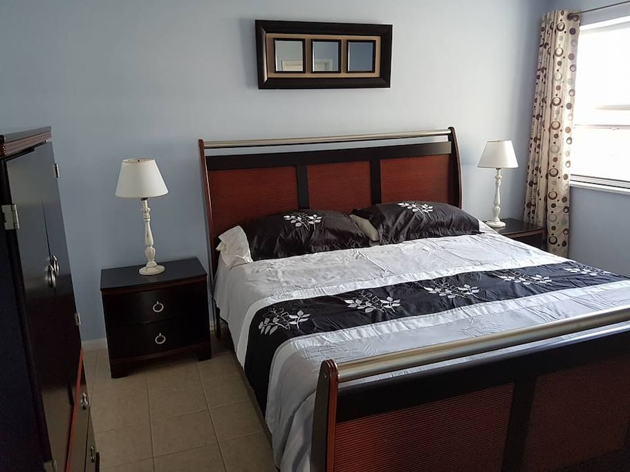 Master Bedroom - Comfortable King Size Bed