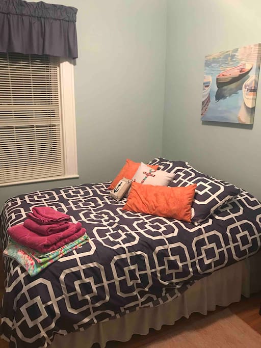 Guest bedroom. Double bed.