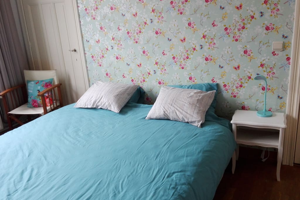 comfortable double bed or 2 single beds