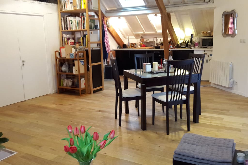 Séjour et cuisine vue du salon