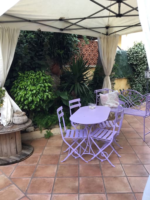Giardino di accesso alla casa