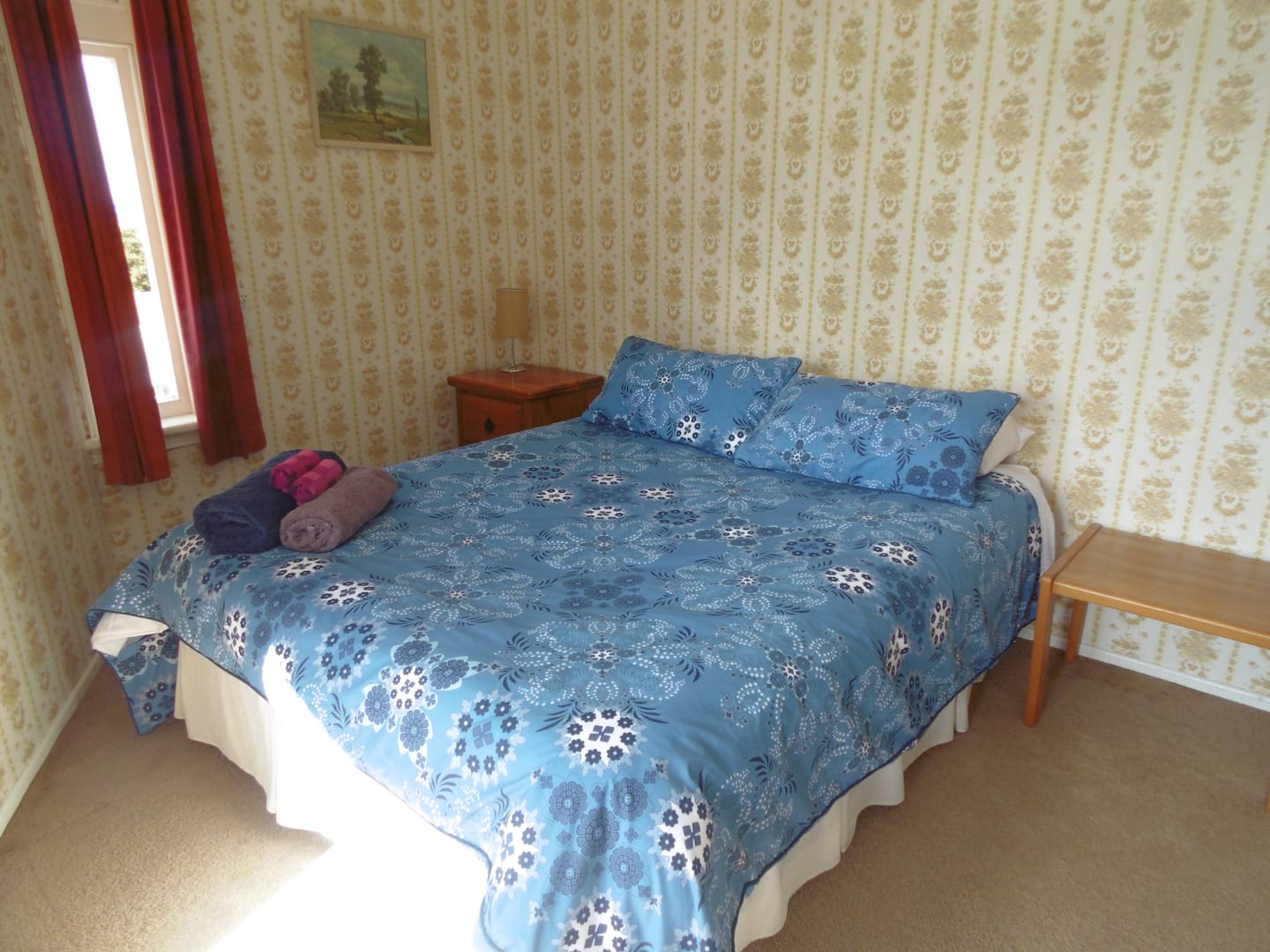 Fareham - Tararua: Sunny, Quiet Room Balcony Views 1