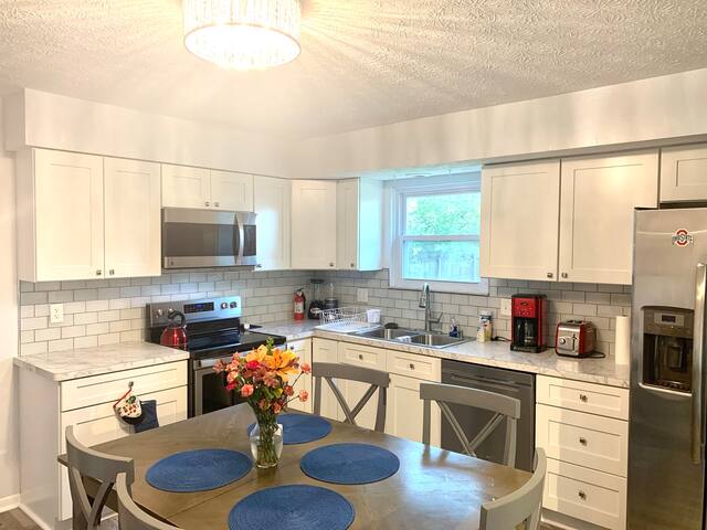 Pristine Clean and Sanitized, 4beds, 3 bath home gallery image 3