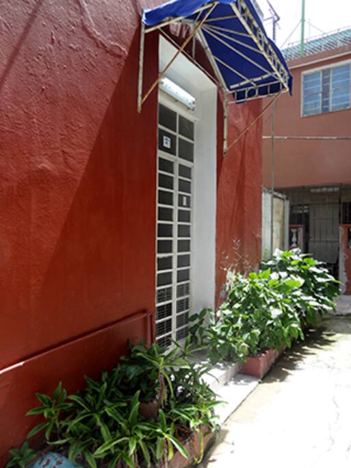Puerta principal Casa Laura y Roberto