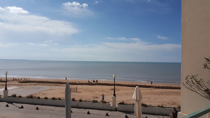 Studio balcony facing the sea  (n°14)