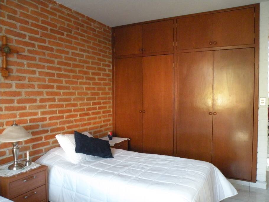 Habitación 1, clóset amplio.