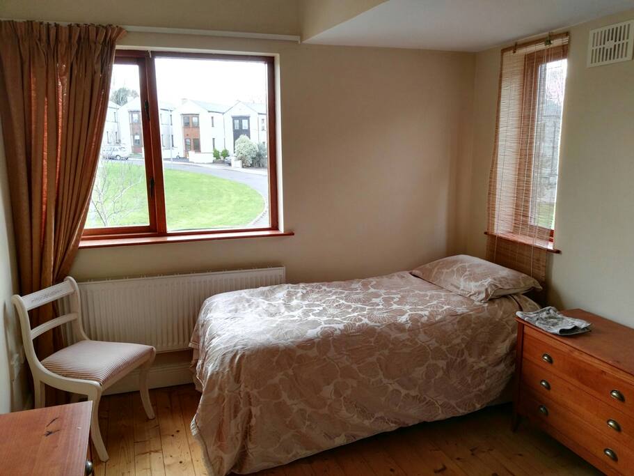 Single room advertised as seperate listing