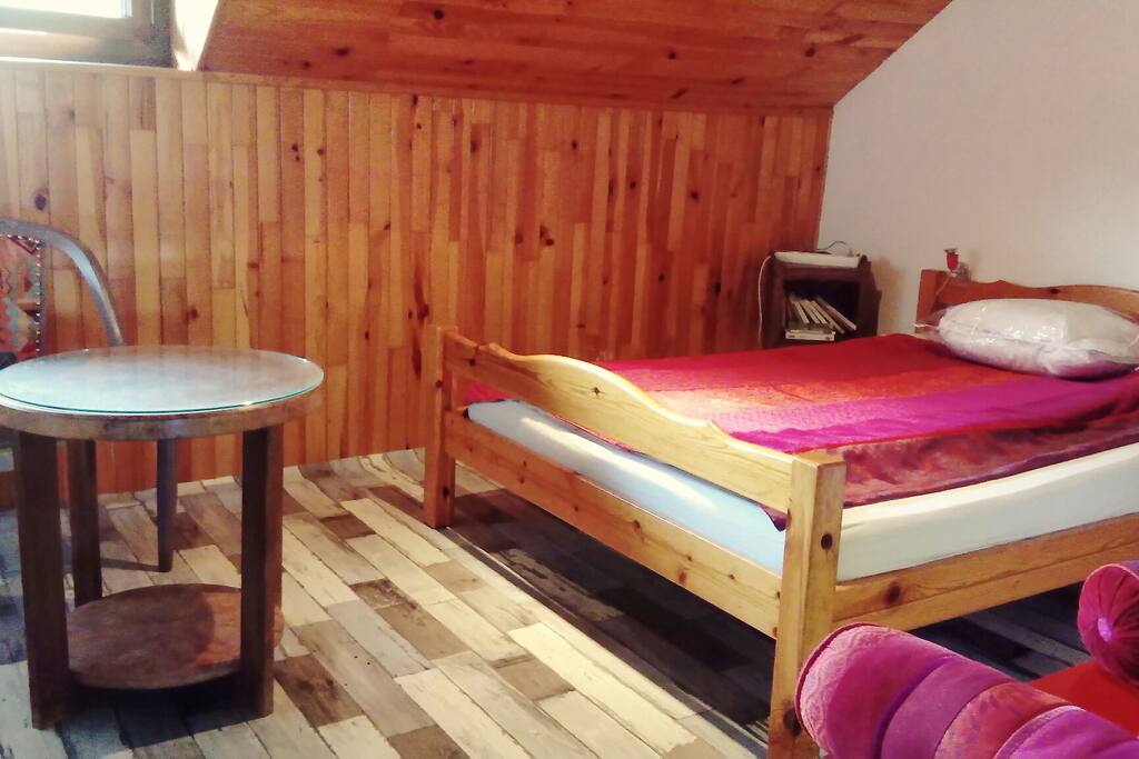 Chambre n°2, lit double 140x190cm