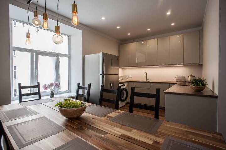 Central. 9 beds+4 sleeping sofas. Max 15 ppl gallery image 2