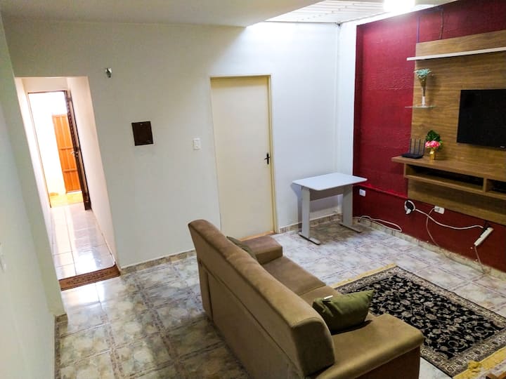 Casinha Simples Em Bairro Arborizado - Campo Grande