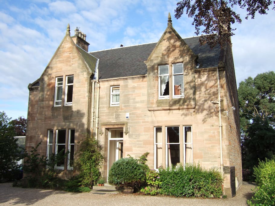 Sunny front in the morning and the back of the house is sunny in the afternoon, evening.