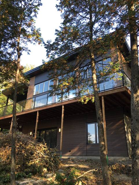 Chalet des Retrouvailles, contemporary in nature