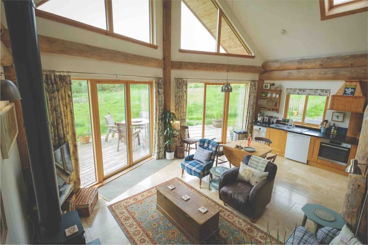 Relax In A Luxurious Eco Lodge - Hawick