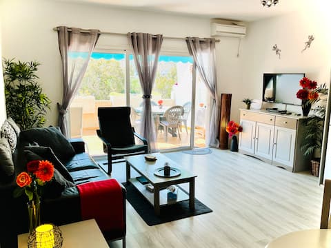 Top performing Airbnb: Puerto de Mogan Apartment + Heated ROOF-TOP POOL! in Mogán