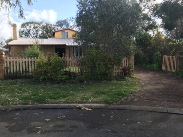 Treehouse Lodge gallery image 2