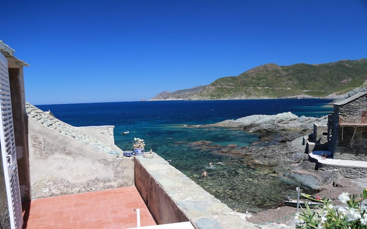 Maison Pieds Dans L Eau Cap Corse