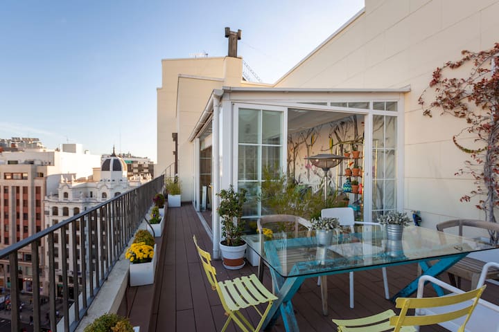 ESPECTACULAR ÁTICO CON 60M DE TERRAZA EN GRAN VIA gallery image 4