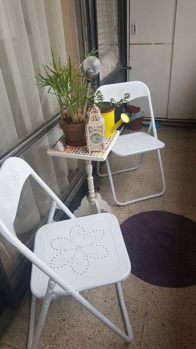 una pequeña terraza