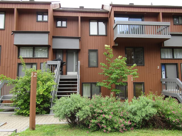 A townhouse at the foot of Mont Sainte-Anne
