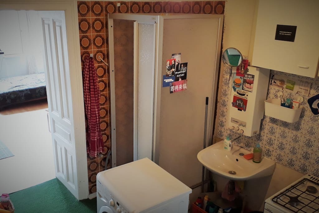 eagles eye from entrance bed shower kitchen sink