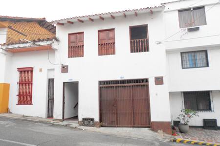 Apartamento entero en San Antonio Cap. 5 personas.