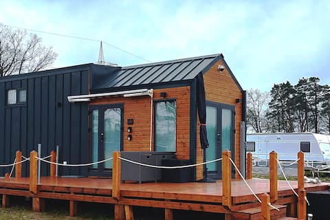 Tiny House Hecht right on the Adriatic beach