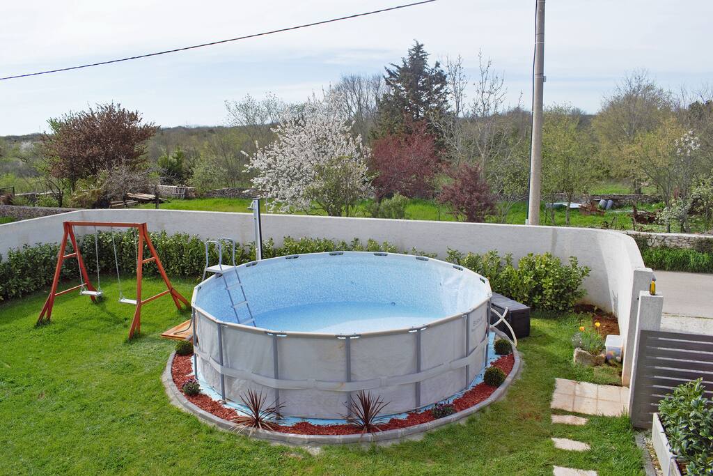 New in 2018 - above ground swimming pool 5mx5mx1,5m depth