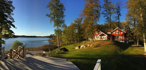 Exclusive villa on the waterfront