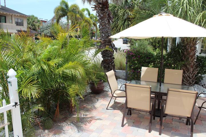Sunset Beach Cottage Cottages For Rent In Treasure Island