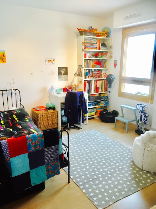 Chambre enfant (lit simple)