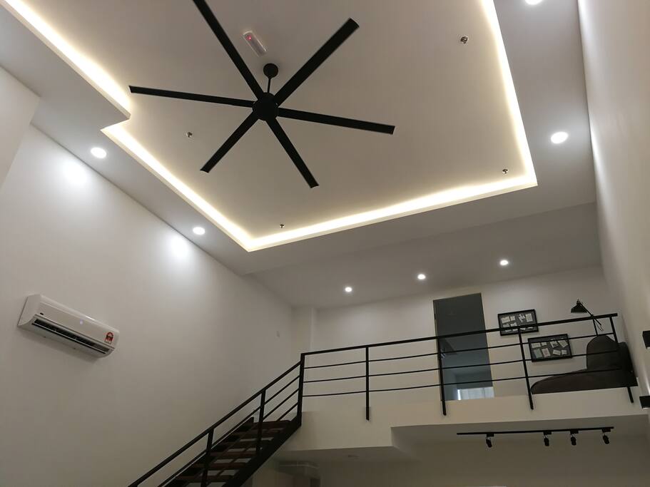 19ft Ceiling Height