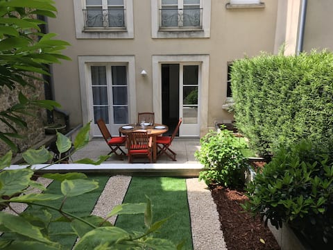 Appt Cosy situé en vieille ville avec son jardin