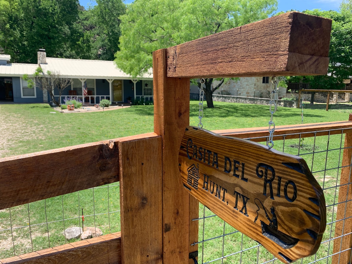 Casita Del Río, Guadalupe River in Texas Hill Country - Houses for Rent ...