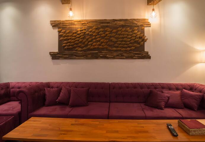 Full 4 Floors House In The Center gallery image 4